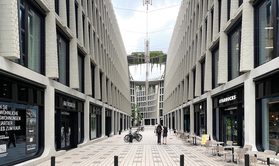 Blick zwichen Häusern im Stadtquartier "Am Tacheles"